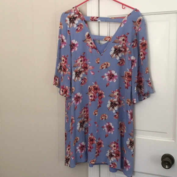 Andree’ by UNIT Periwinkle Floral Dress - Picture 2 of 2
